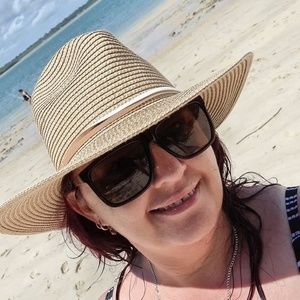 Meet your Posher, Manda